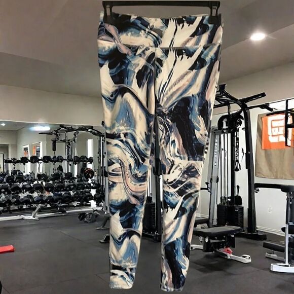 Fabletics workout leggings  - Picture 2 of 5